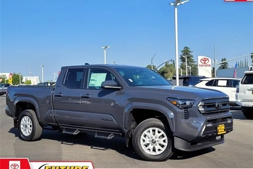 2025 Toyota Tacoma SR5 photo 1