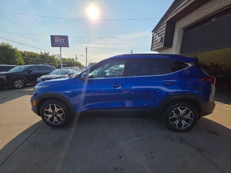 2023 Kia Seltos EX photo 1