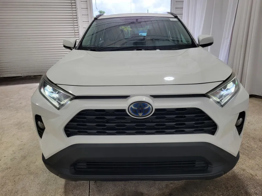 2019 Toyota RAV4 Hybrid XLE photo 1
