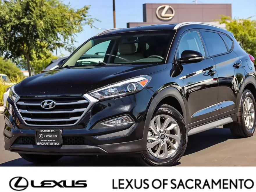 2017 Hyundai Tucson SE Plus photo 1