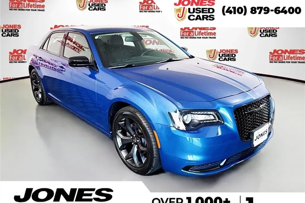 2021 Chrysler 300 Touring photo 1