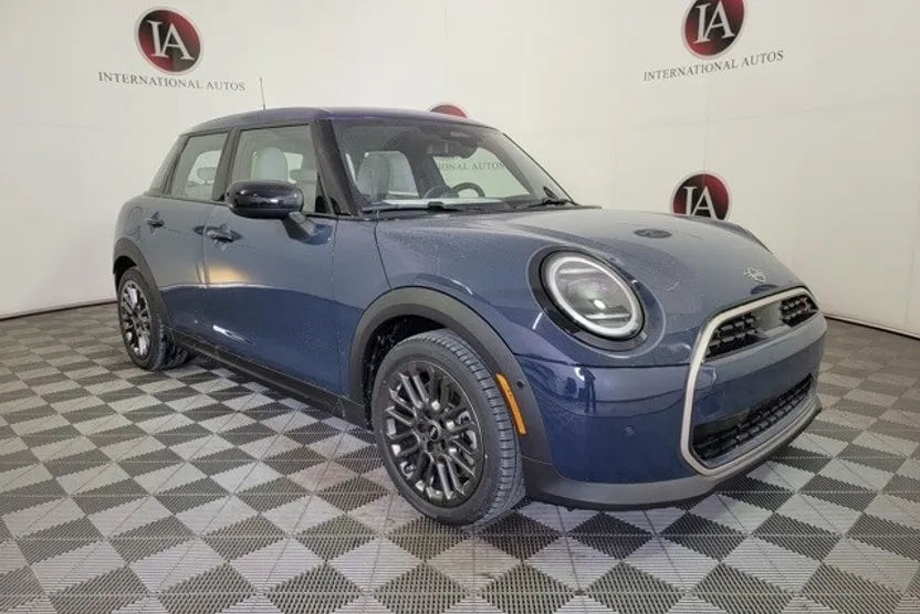 2025 Mini Cooper 4 Door Hardtop Signature photo 1
