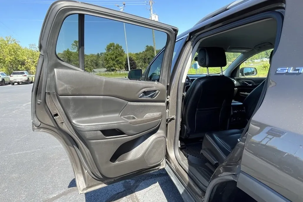 2019 Gmc Acadia SLT photo 1