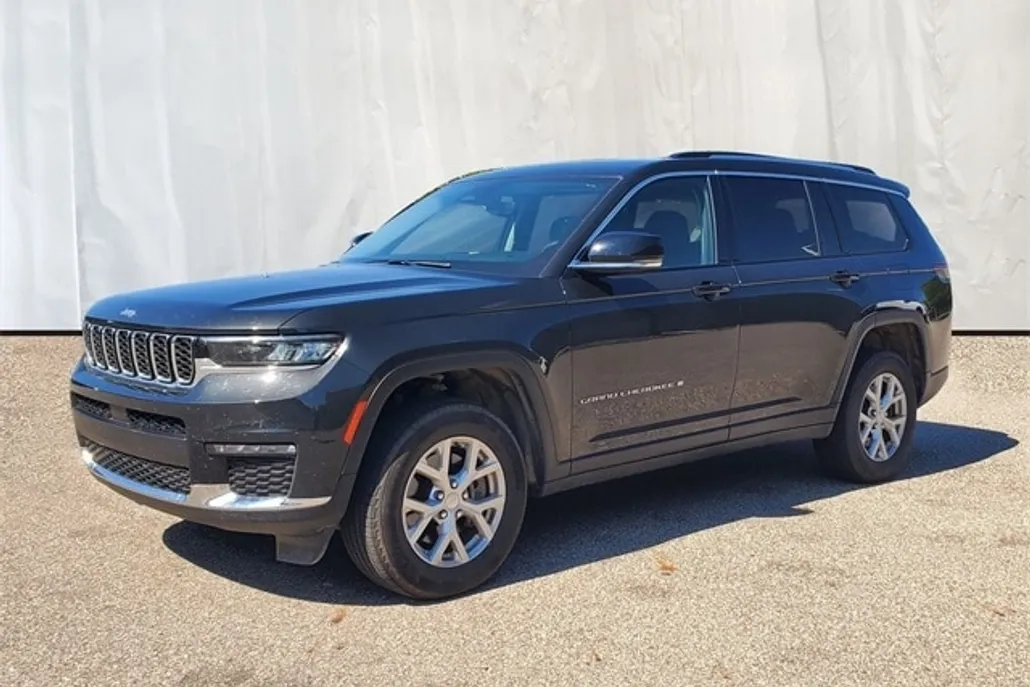 2023 Jeep Grand Cherokee Limited photo 1