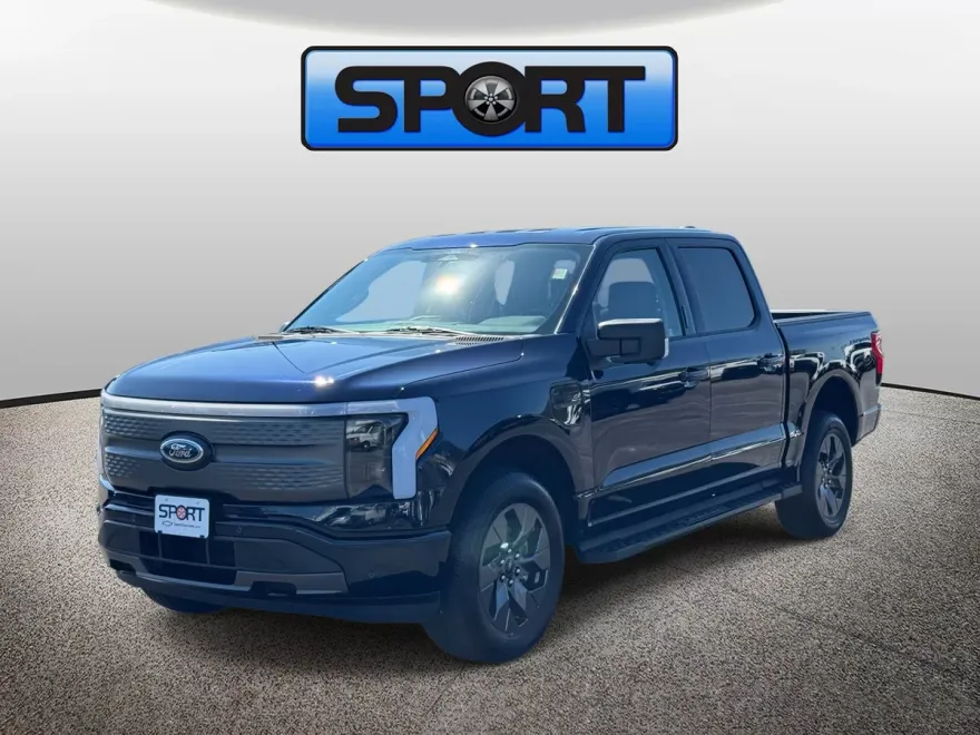 2022 Ford F-150 Lightning XLT photo 1