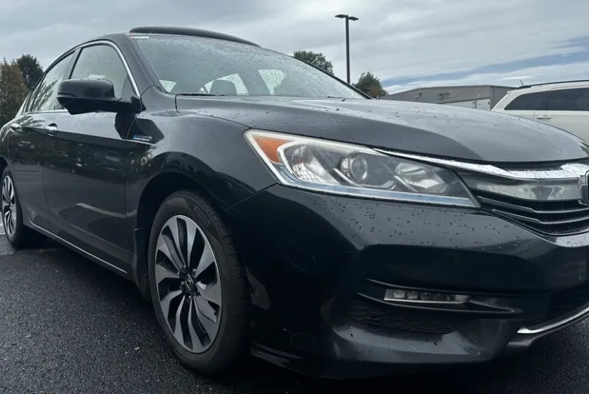 2017 Honda Accord Hybrid EX-L photo 1