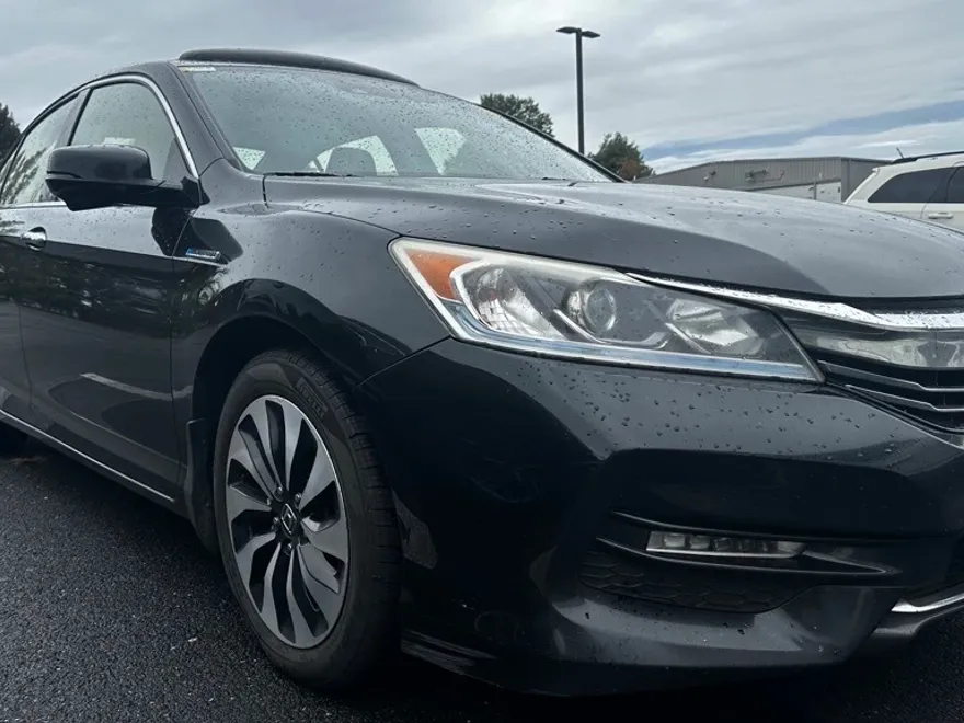 2017 Honda Accord Hybrid EX-L photo 1