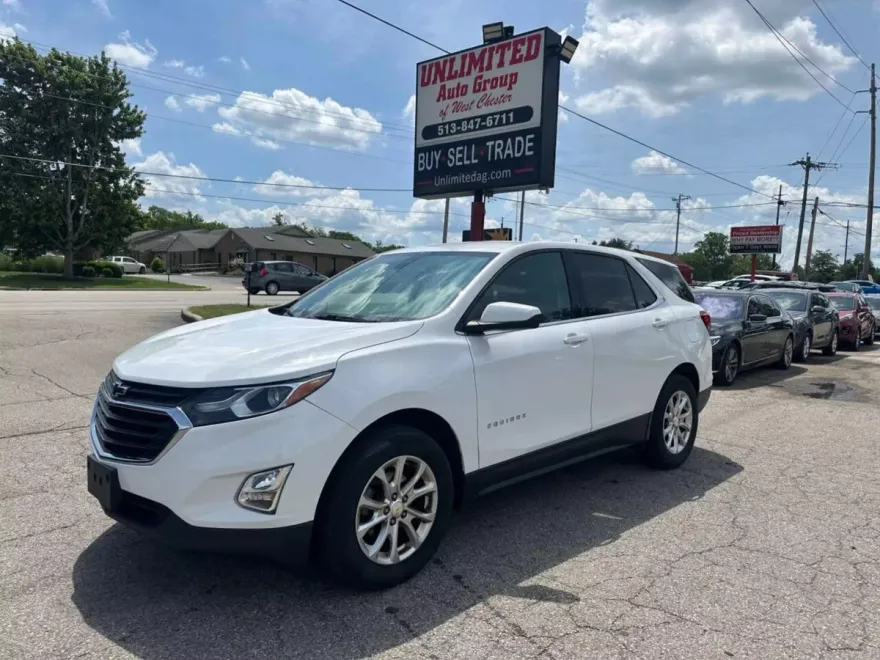 2020 Chevrolet Equinox LT photo 1
