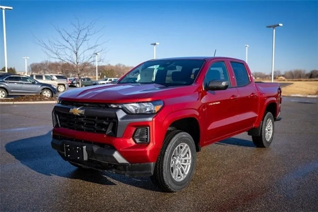 2025 Chevrolet Colorado Work Truck LT photo 1