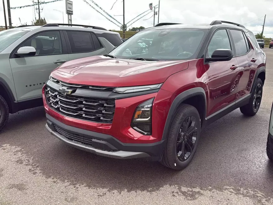 2026 Chevrolet Equinox LT photo 1