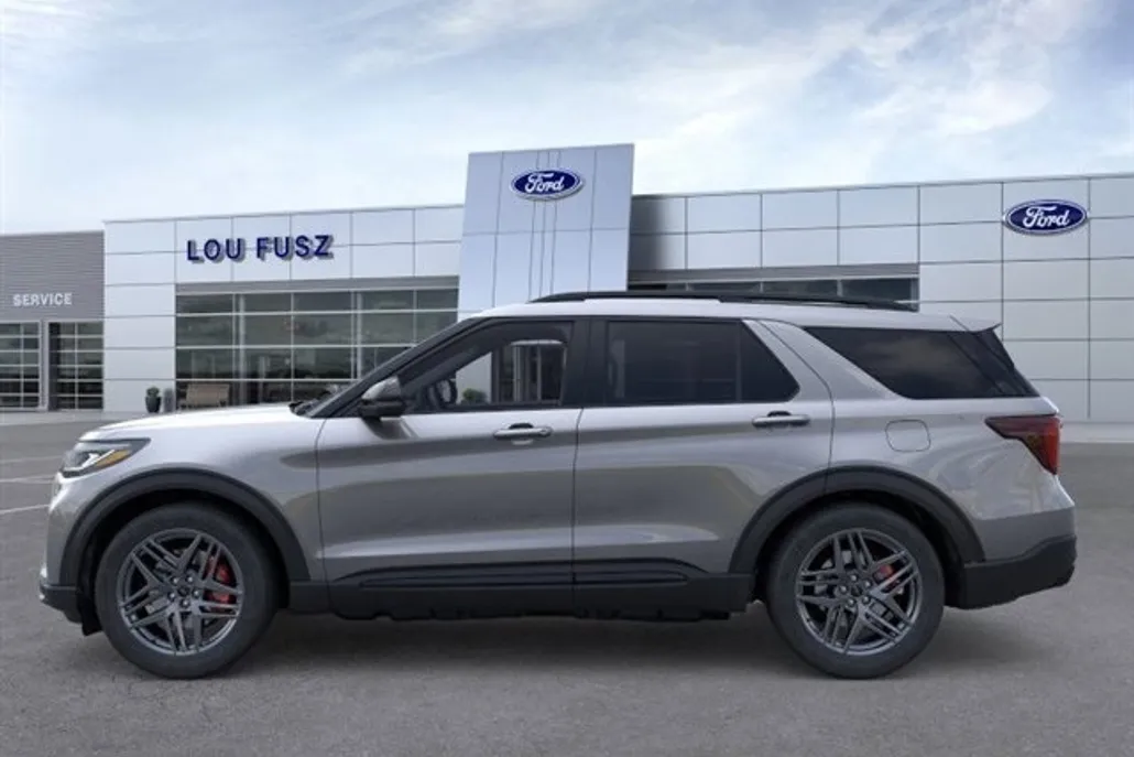 2025 Ford Explorer ST photo 1