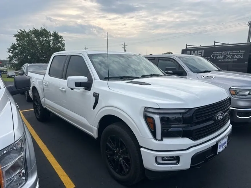 2025 Ford F-150 Platinum photo 1