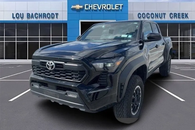 2024 Toyota Tacoma 4x4 SR5 photo 1