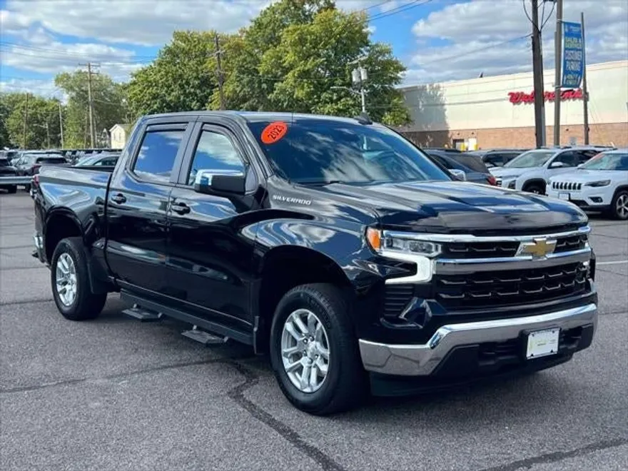 2023 Chevrolet Silverado 1500 LT photo 1