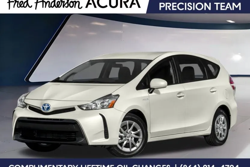 2017 Toyota Prius V Five photo 1