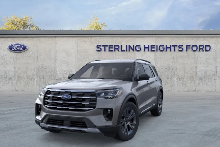 2025 Ford Explorer photo 1