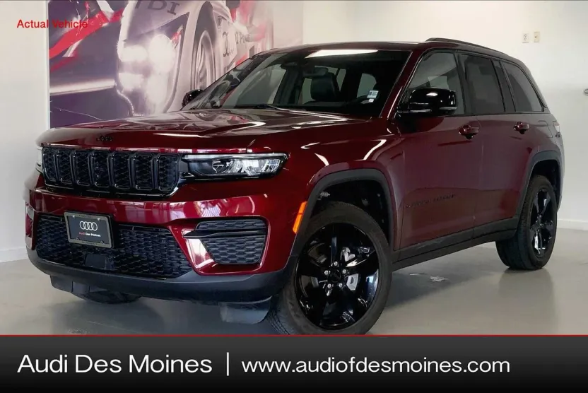 2023 Jeep Grand Cherokee Altitude photo 1