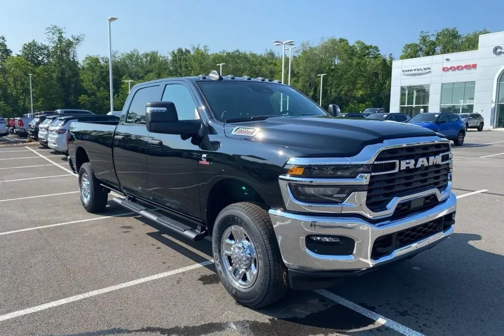 2025 Ram 2500 Tradesman photo 1