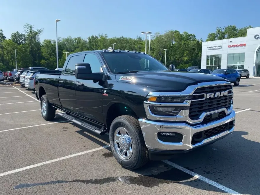 2025 Ram 2500 Tradesman photo 1