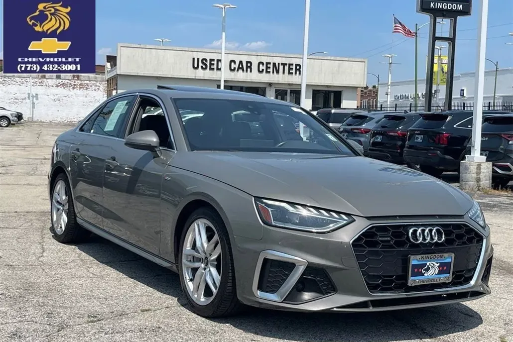 2023 Audi A4 45 S line Premium Plus Quattro photo 1