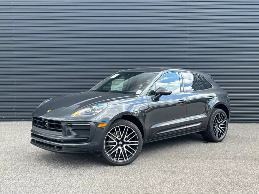 2025 Porsche Macan T photo 1
