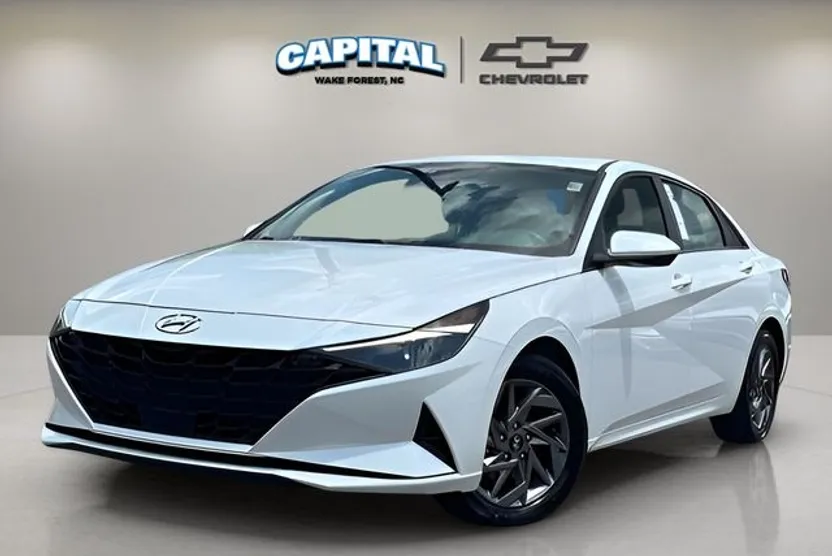 2023 Hyundai Elantra SEL Convenience photo 1