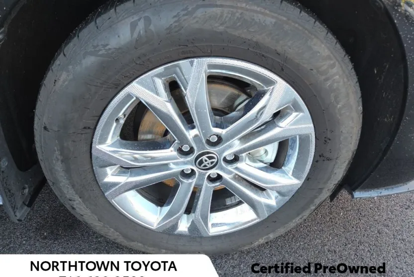 2024 Toyota Sienna Platinum photo 1