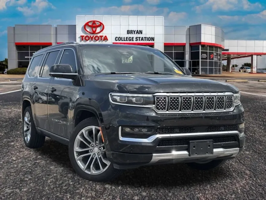 2022 Jeep Grand Wagoneer II photo 1