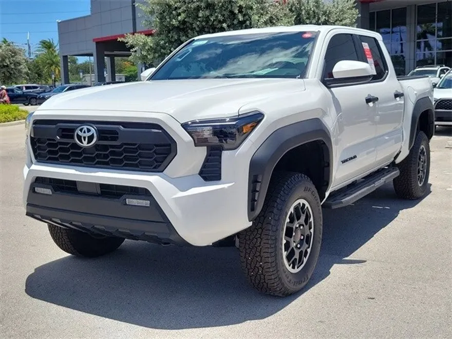 2025 Toyota Tacoma TRD Off-Road photo 1