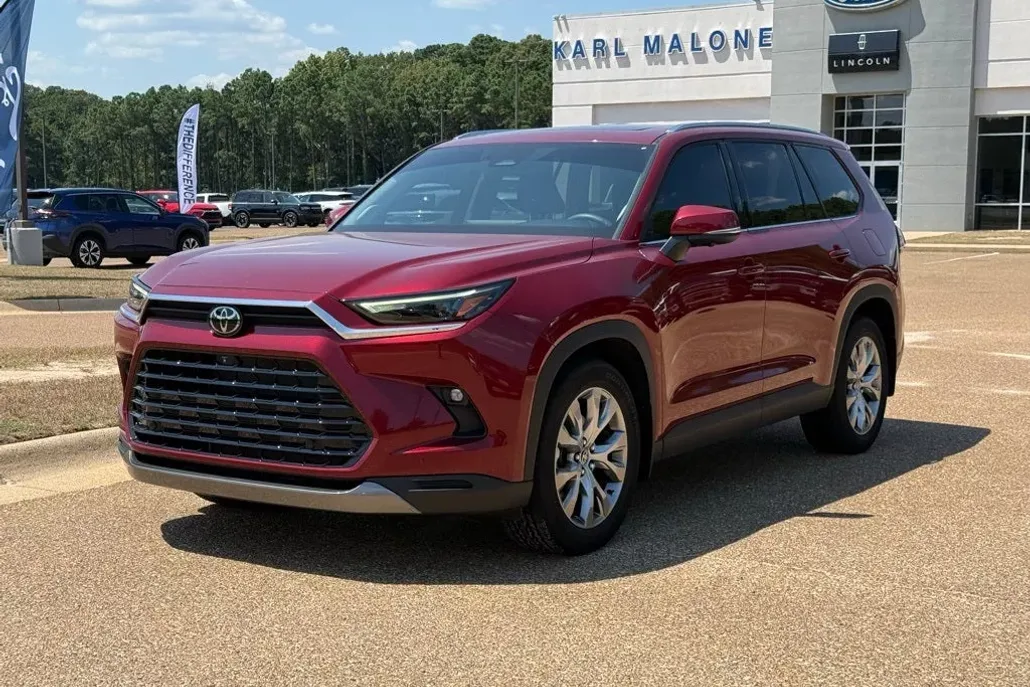 2024 Toyota Grand Highlander Limited photo 1