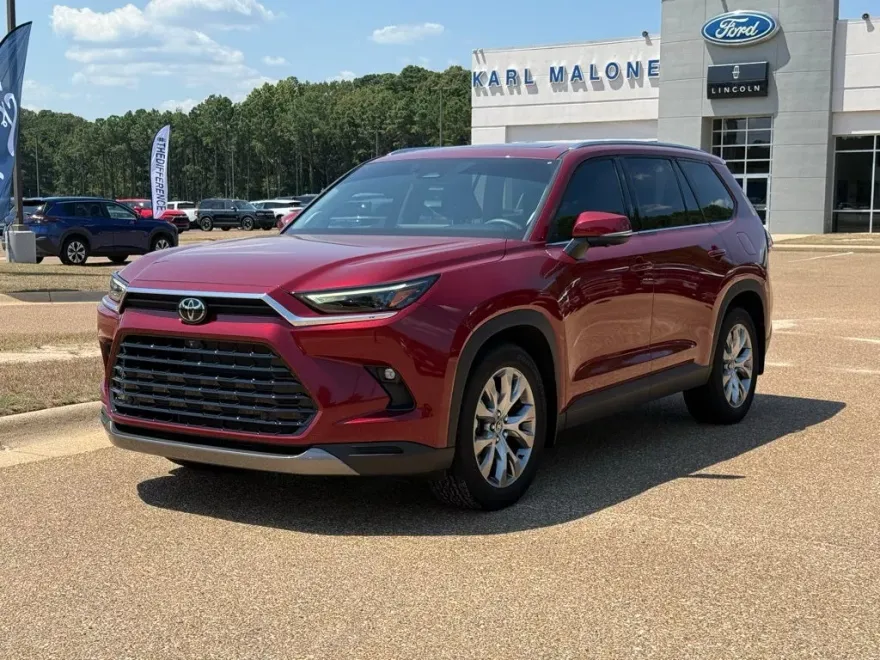 2024 Toyota Grand Highlander Limited photo 1