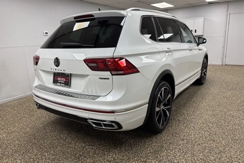 2022 Volkswagen Tiguan SEL Premium R-Line photo 1