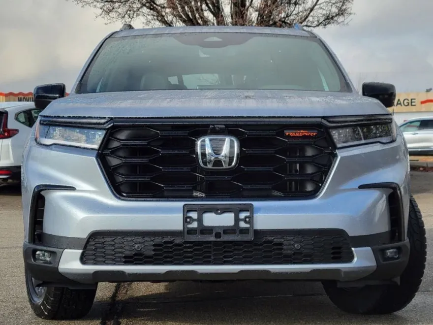 2025 Honda Pilot TrailSport photo 1
