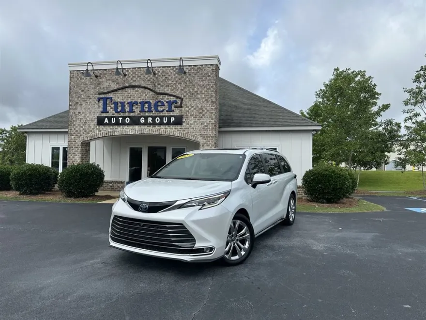 2023 Toyota Sienna Hybrid Platinum photo 1