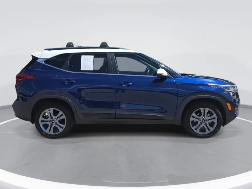 2021 Kia Seltos S photo 1
