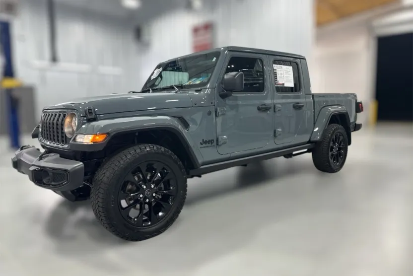 2025 Jeep Gladiator Sport photo 1
