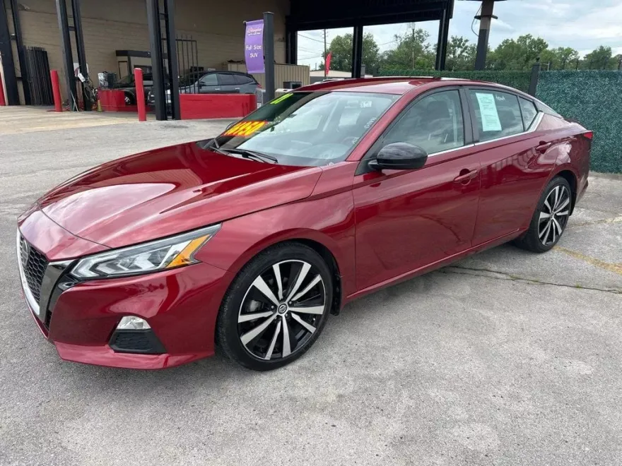 2021 Nissan Altima 2.5 SR photo 1