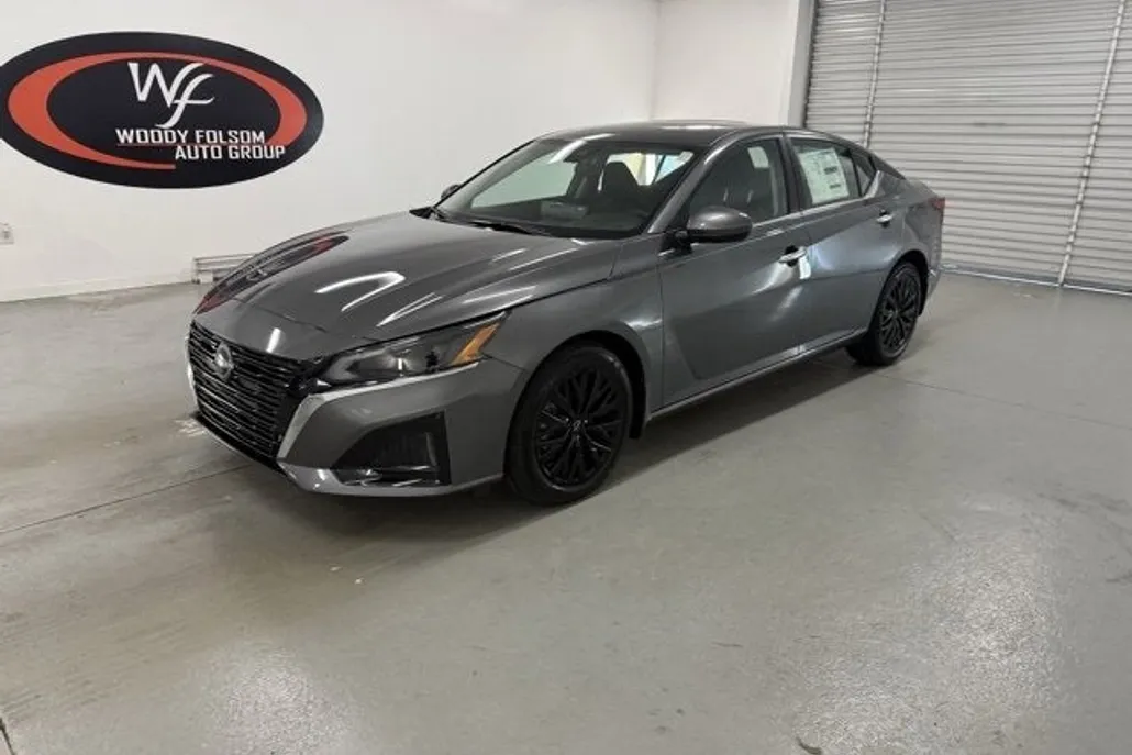 2025 Nissan Altima SV Special Edition photo 1