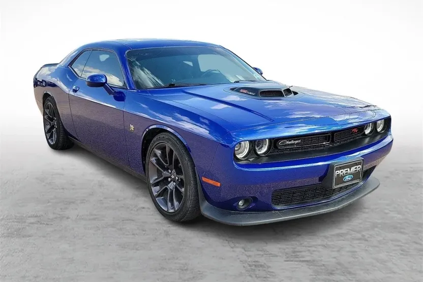 2022 Dodge Challenger R/T Scat Pack photo 1