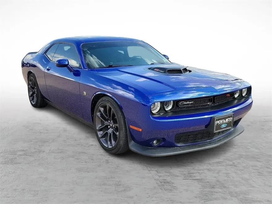 2022 Dodge Challenger R/T Scat Pack photo 1
