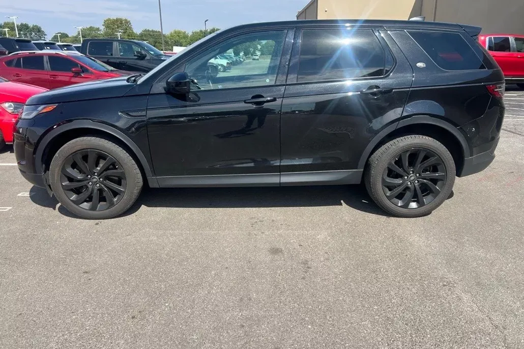2020 Land Rover Discovery Sport SE photo 1