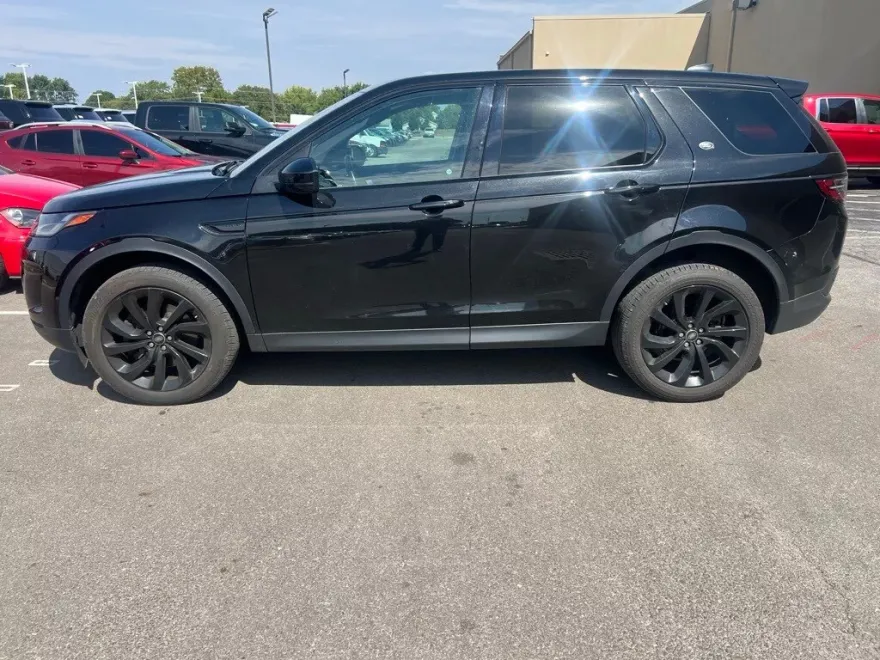 2020 Land Rover Discovery Sport SE photo 1