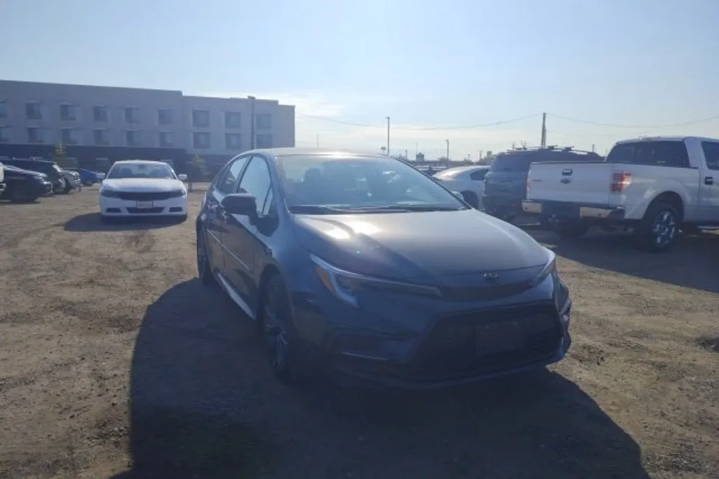 2025 Toyota Corolla SE photo 1