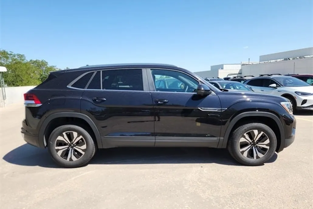 2026 Volkswagen Atlas Cross Sport SE photo 1