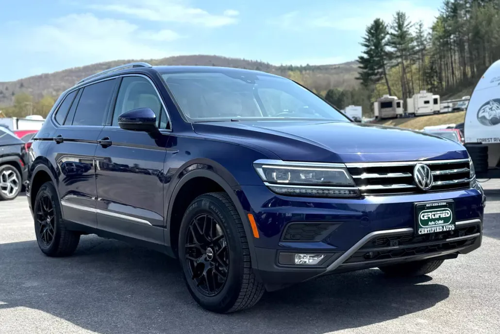 2021 Volkswagen Tiguan SEL Premium R-Line photo 1