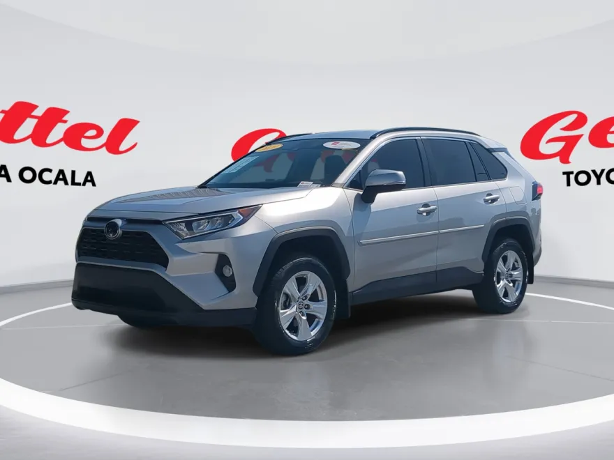 2021 Toyota RAV4 XLE photo 1