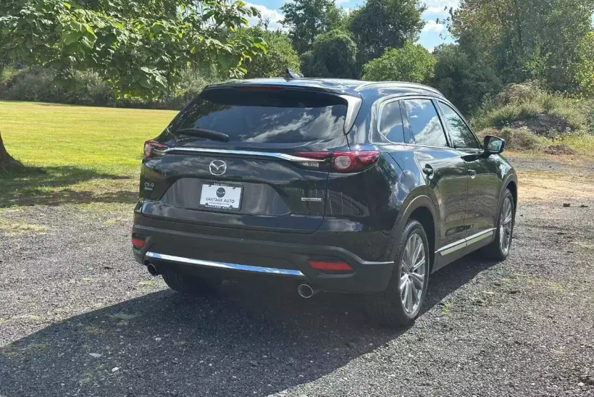 2023 Mazda CX-9 Signature photo 1