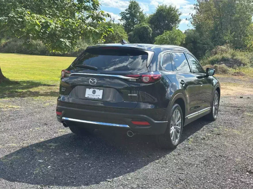 2023 Mazda CX-9 Signature photo 1