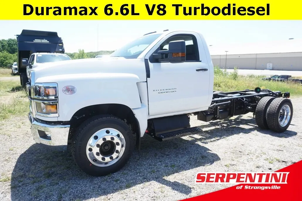 2024 Chevrolet Silverado 6500HD Work Truck photo 1
