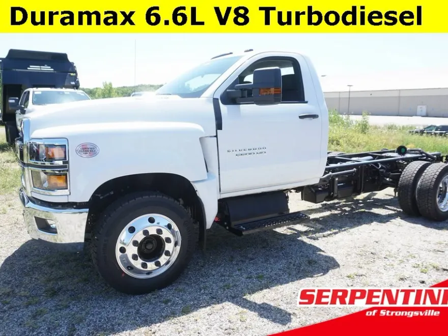 2024 Chevrolet Silverado 6500HD Work Truck photo 1